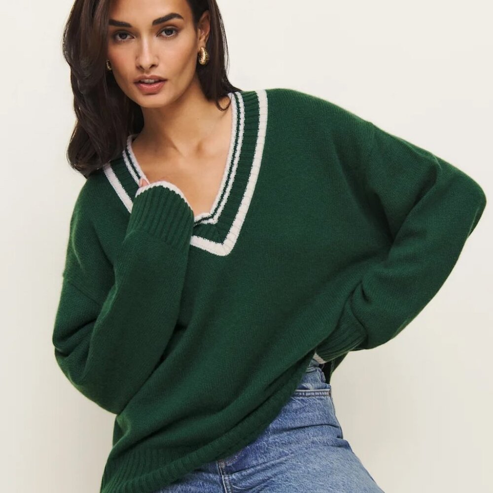 Reformation Jadey Cashmere Oversized V-Neck Sweater in Dark Pine Gossamer